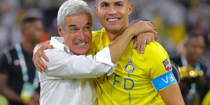 pelatih-al-nassr-luis-castro-buka-bukaan-enaknya-kerja-bareng-cristiano-ronaldo-tak-perlu-dituntut-disipilin-standar-tinggi-A1wM551Tzc